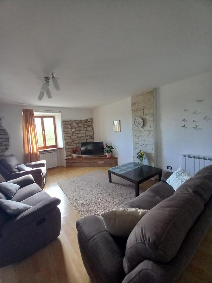 Villa Casa Girasole Buje Esterno foto